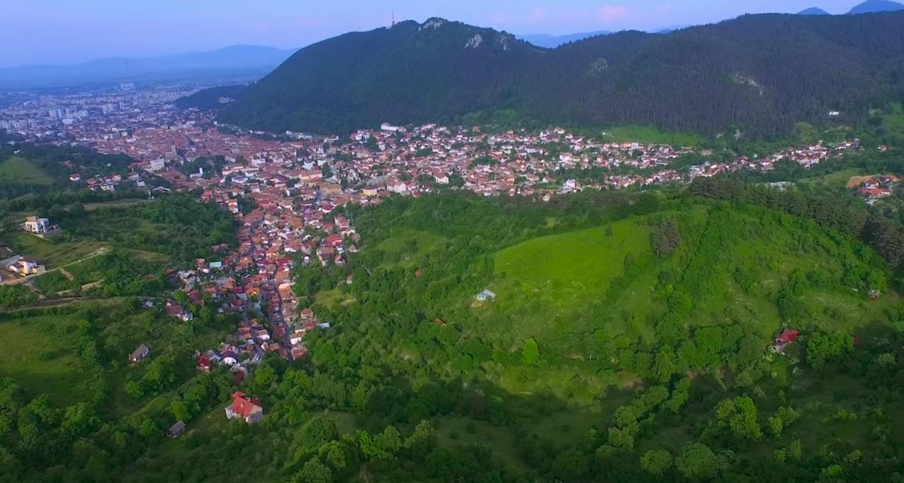 Apartment Alonisos Lux Brasov Bagian luar foto