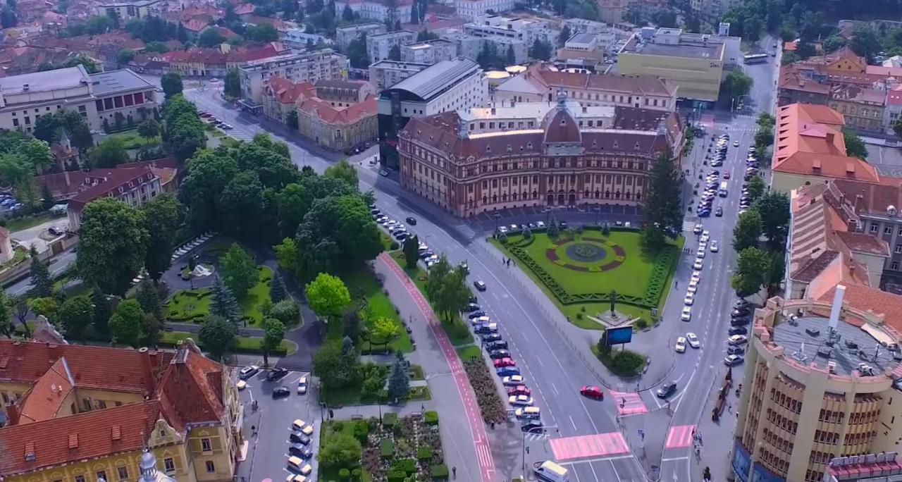 Apartment Alonisos Lux Brasov Bagian luar foto