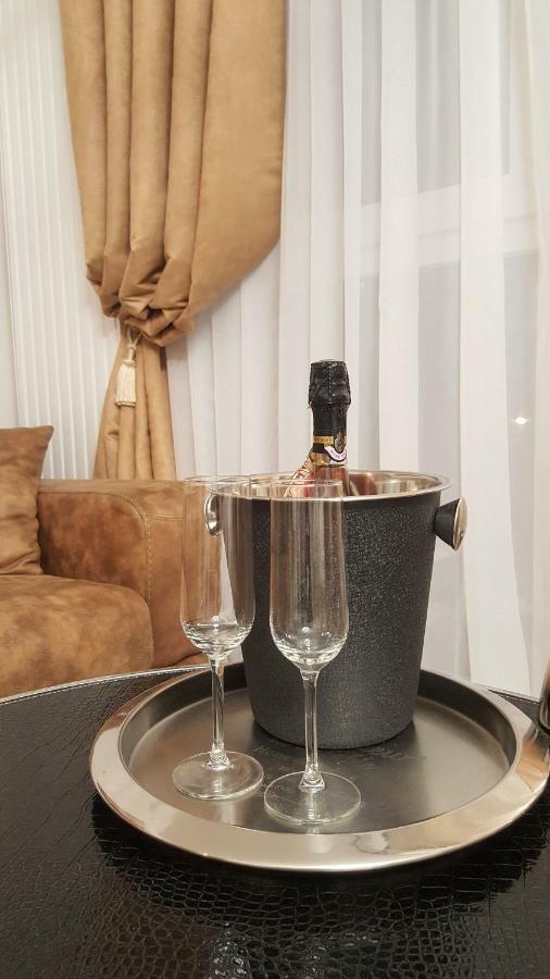 Apartment Alonisos Lux Brasov Bagian luar foto
