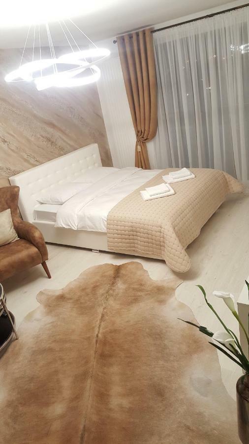 Apartment Alonisos Lux Brasov Bagian luar foto