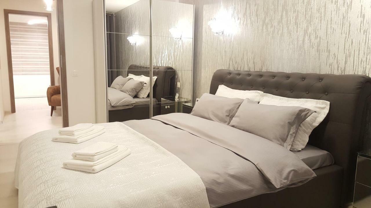 Apartment Alonisos Lux Brasov Bagian luar foto