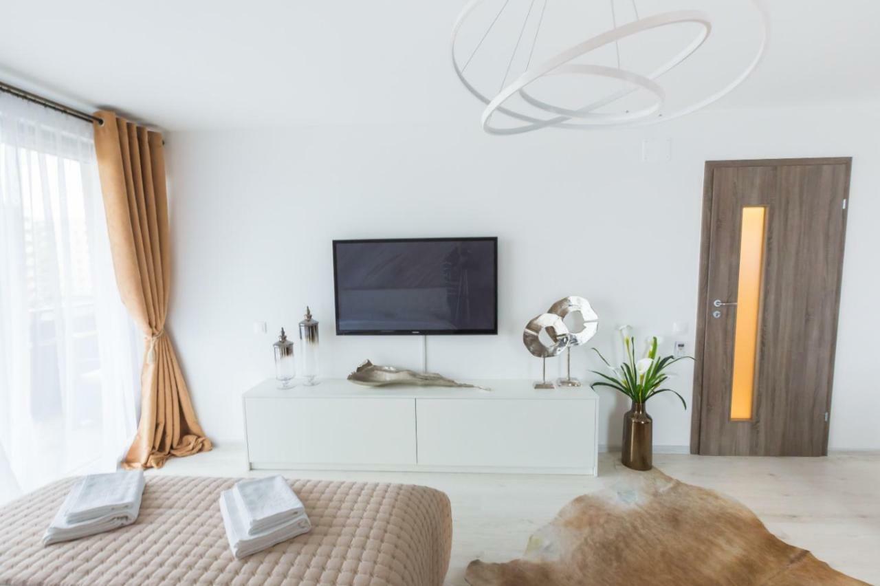 Apartment Alonisos Lux Brasov Bagian luar foto