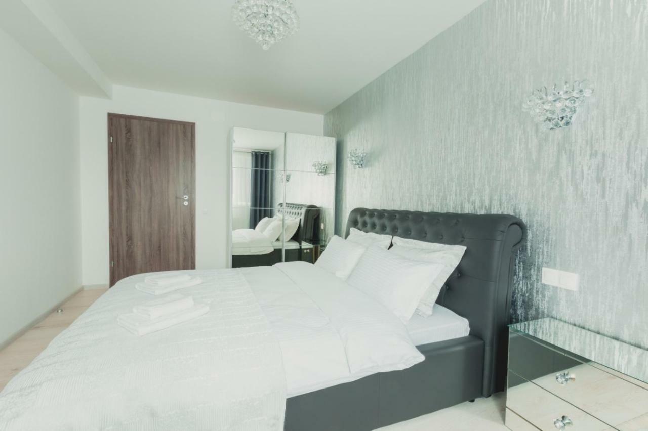 Apartment Alonisos Lux Brasov Bagian luar foto