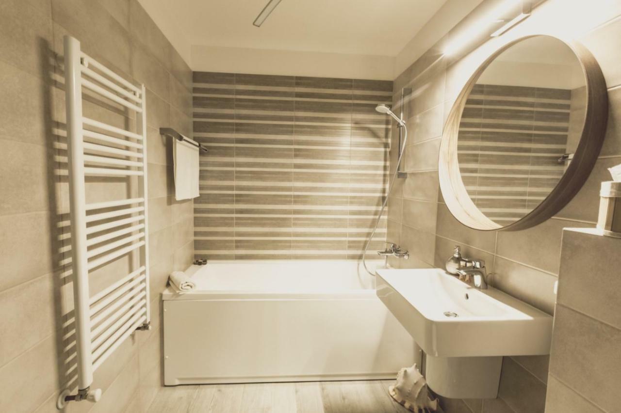 Apartment Alonisos Lux Brasov Bagian luar foto
